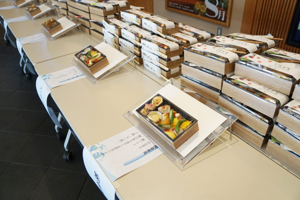 鱧弁当販売の様子