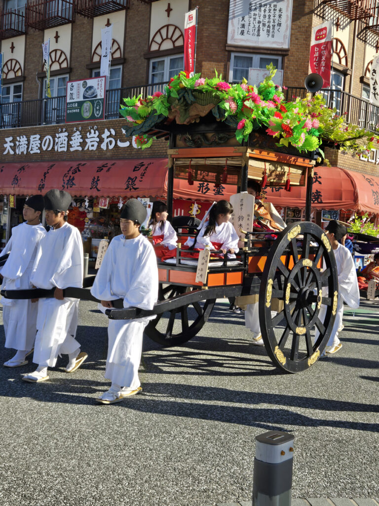 花神子社参式の様子