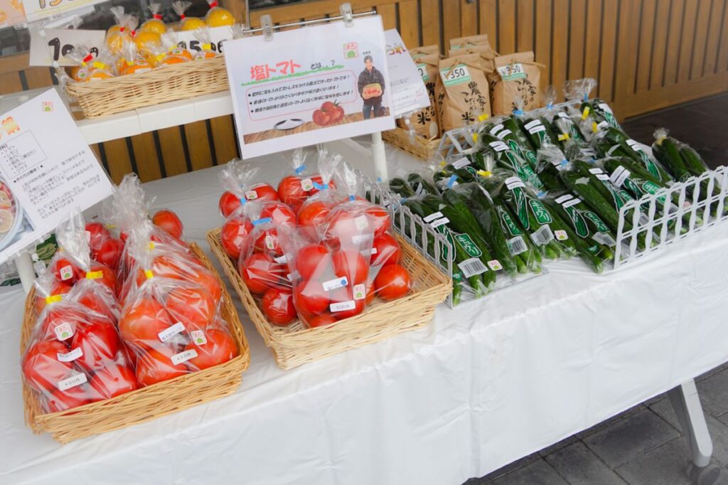 農大販売実習の様子
