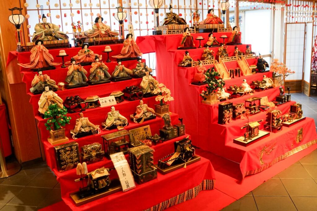 ひな人形飾り