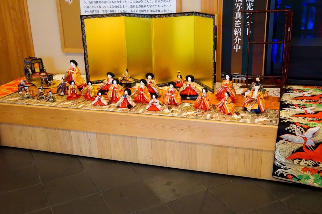 休憩コーナーのおひな様