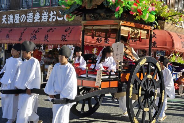 花神子社参式の様子