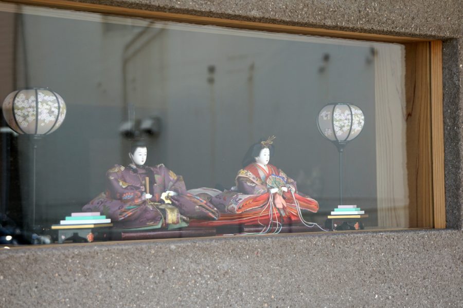 門前ひな散歩のおひなさま